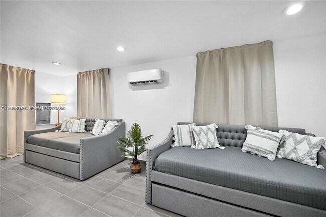 Building Photo - 7335 SW 104th St