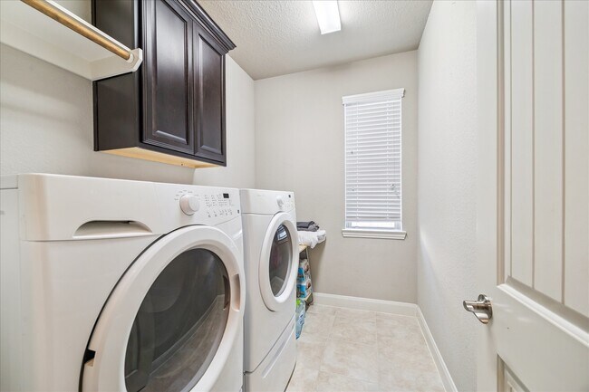 Building Photo - 21275 Auburn Fields Dr