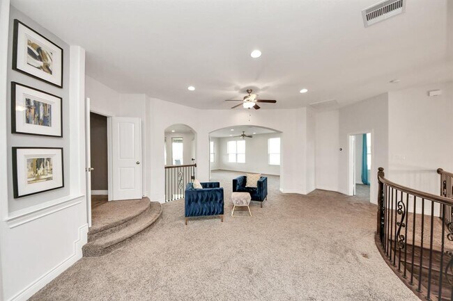 Building Photo - 28934 Endeavor River Rd