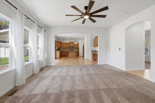 Building Photo - 3053 E Calabria Dr
