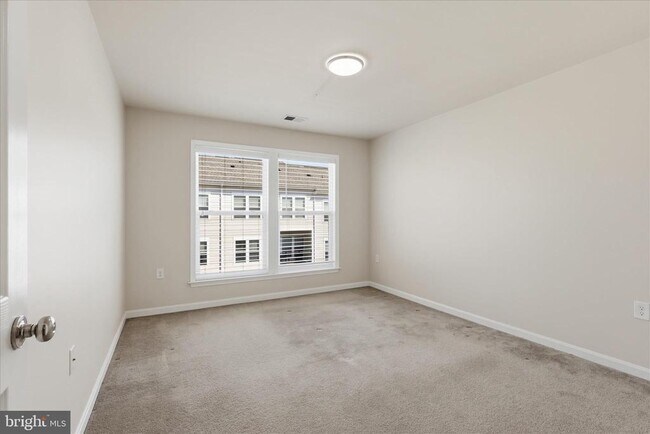 Building Photo - 2932 Finsbury Pl