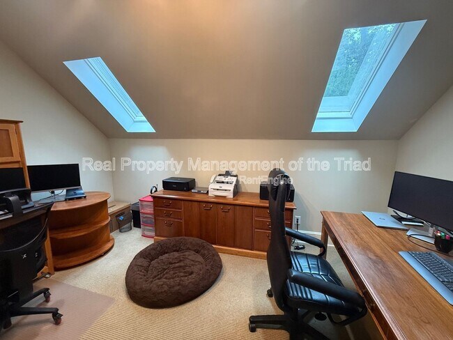 Building Photo - 10 Postbridge Ct