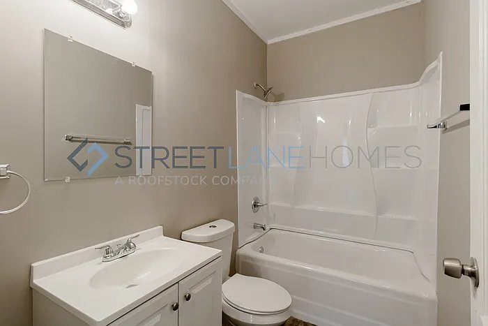 Building Photo - 916 Glenridge Dr