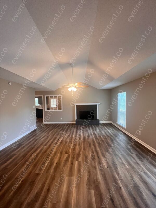 Building Photo - 3985 Fernway Dr