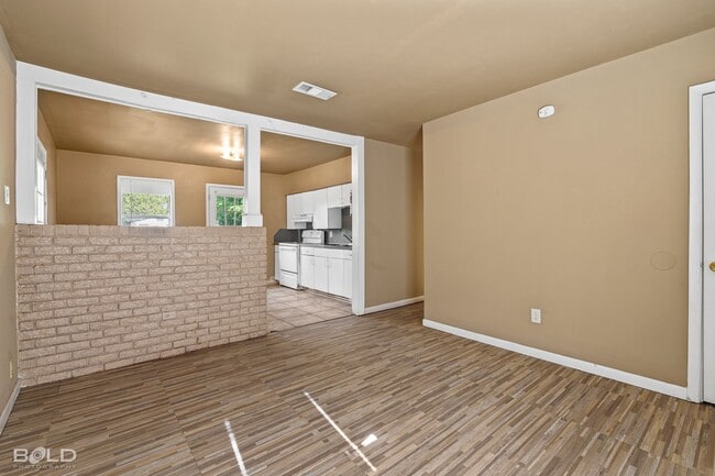 Building Photo - 1222 Lampkin St