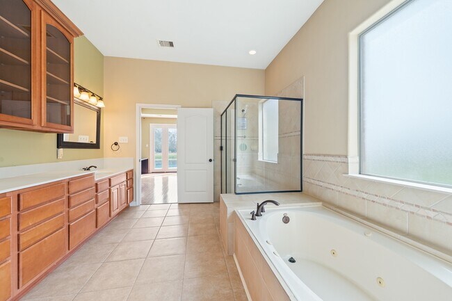 Building Photo - 9710 Lansing Meadows Dr