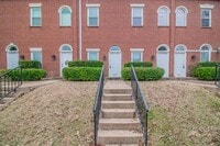 Building Photo - Recently Renovated 1-Bedroom Apartment in Prime Fort Worth Location