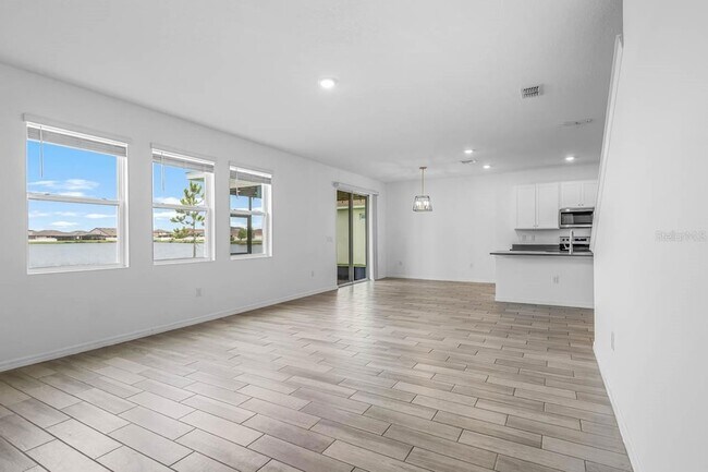Building Photo - 13821 Kinsale St