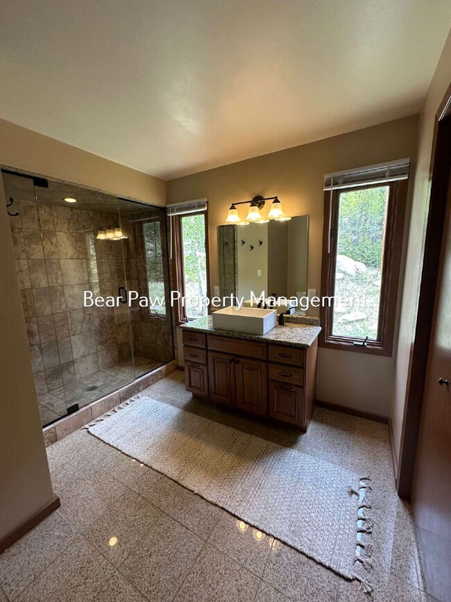 Building Photo - "Charming 3-Bedroom Mountain Retreat in Conifer"