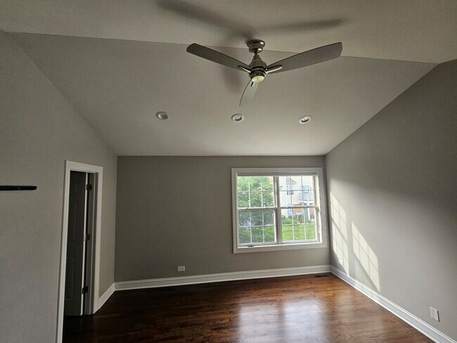 Building Photo - 1414 Hampshire Ct