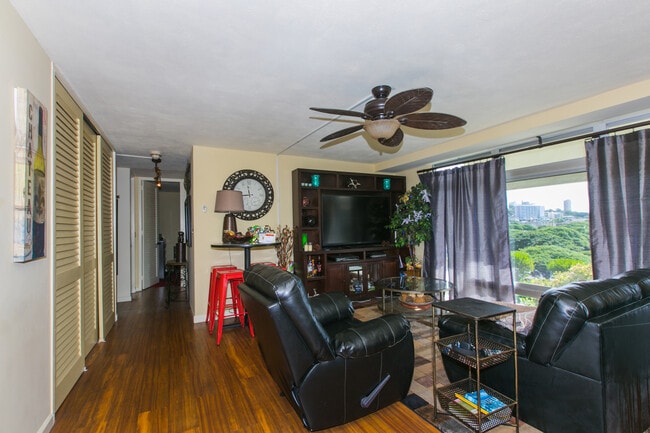 Building Photo - 1511 Nuuanu Ave