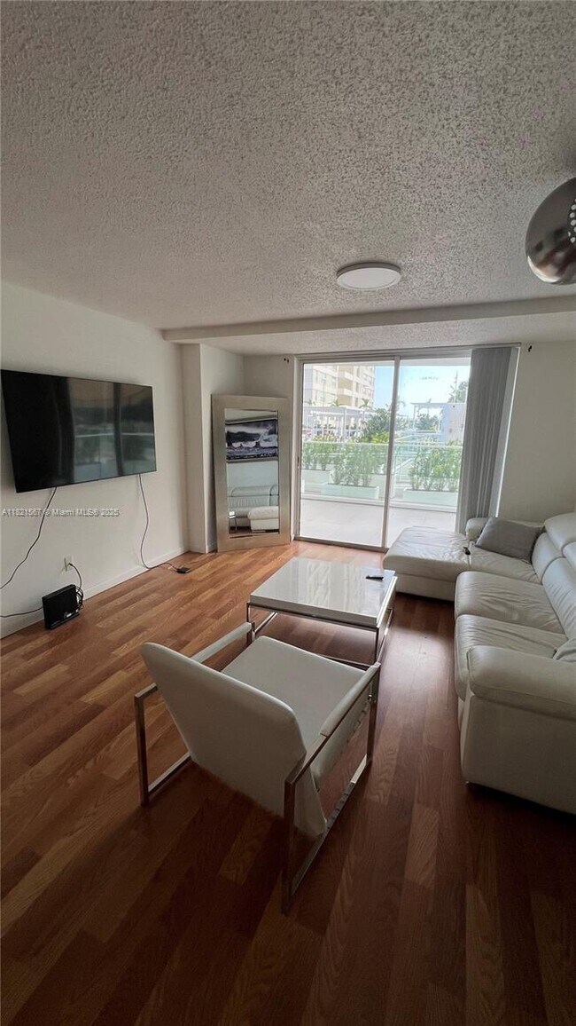 Building Photo - 770 Claughton Island Dr