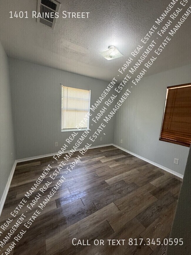 Building Photo - 1401 Raines St