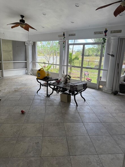 Building Photo - 7400 SW 37th Ct