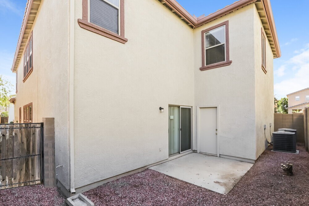 Building Photo - 11242 W Garfield St