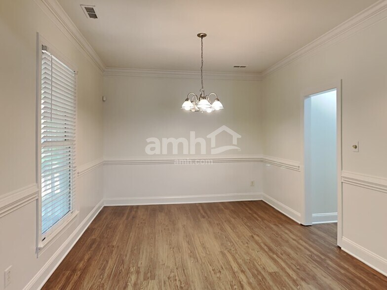 Building Photo - 7809 Hollow Oaks Ln