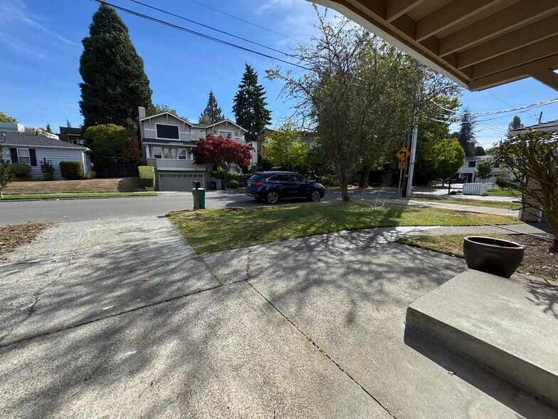 Building Photo - 6513 102nd Ave NE