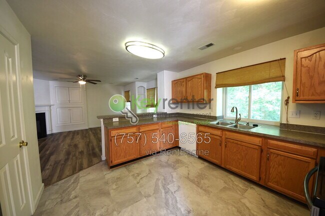 Building Photo - 1109 Lady Ashley Dr