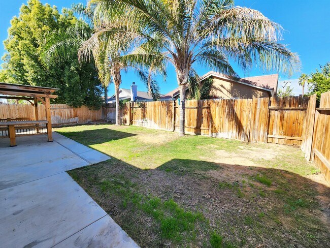 Building Photo - 8608 Hoodsport Ave