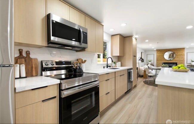 Building Photo - 11 SW 100th St