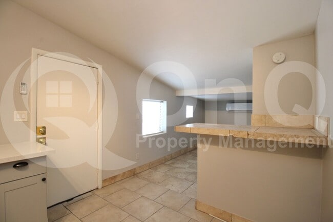Building Photo - 1548 W McKinley St