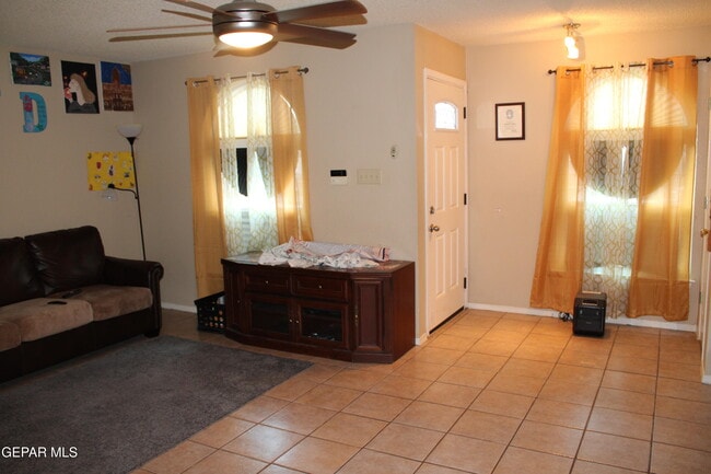 Building Photo - 6832 Canyon View Ln