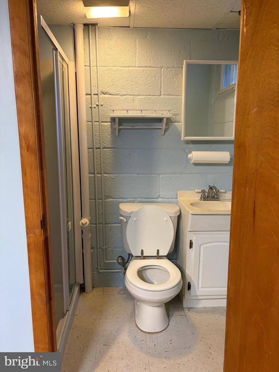 Building Photo - 831 Bosley Ave