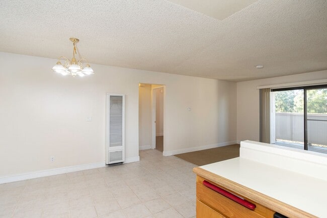 Building Photo - 3350 Santa Maria Way