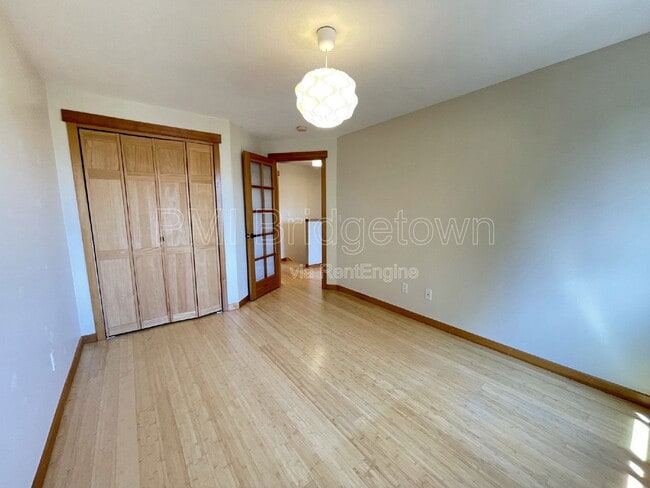 Building Photo - 4704 NE 28th Ave