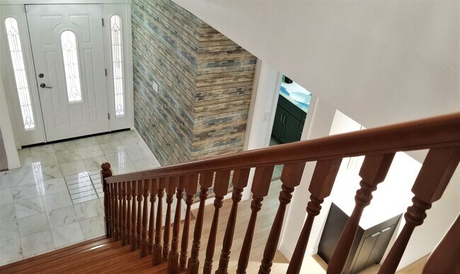 Building Photo - 4 Bedrooms, 3 Baths, 2,809 sq. ft. Home in Canoga Park