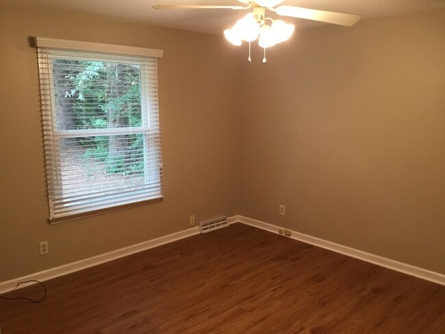 Building Photo - 3 Bedroom Home For Rent in St. Bethlehem A...