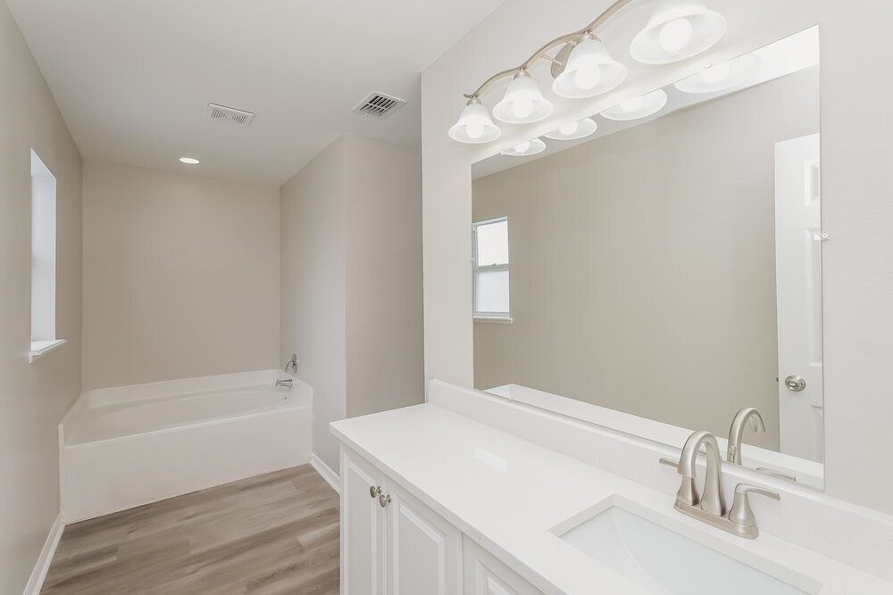 Building Photo - 12726 Kings Lake Dr