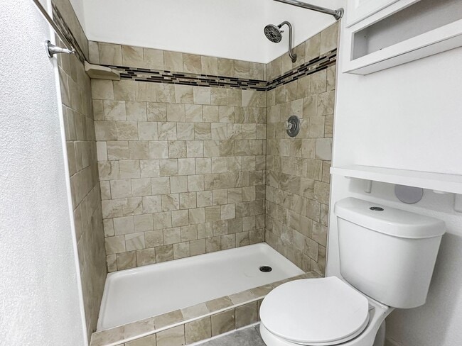 Building Photo - Charming 4-Bedroom with Modern Upgrades in Prime Location