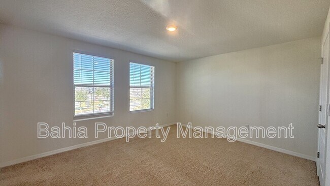 Building Photo - 1820 Red Canyon Dr