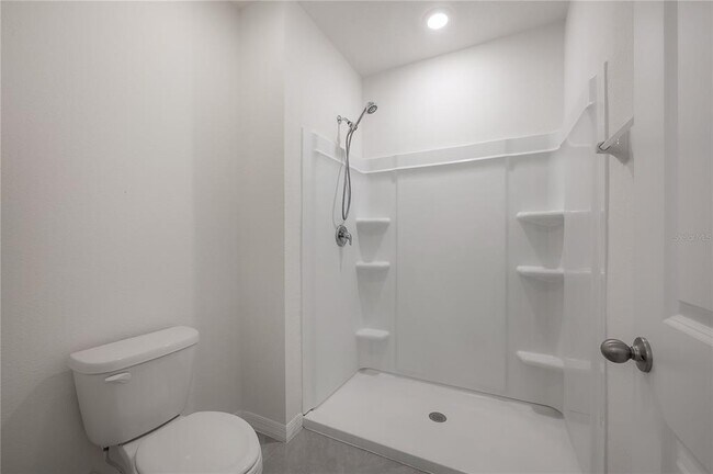 Building Photo - 16701 Maude Dr