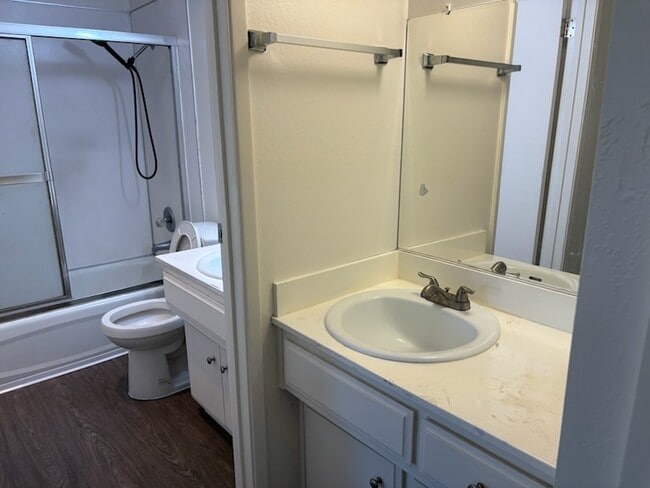 Building Photo - Jersey Way Apartments