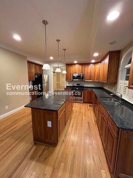 Building Photo - 3204 Eagles Watch