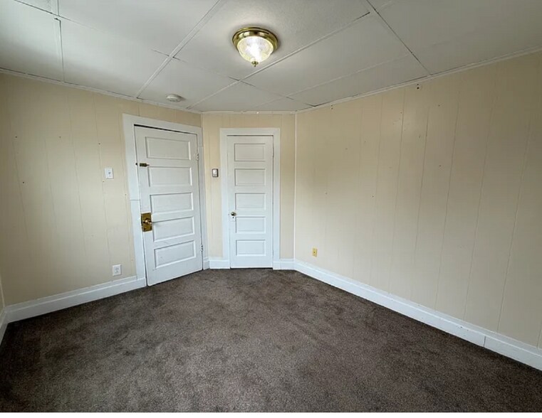 Building Photo - 325 Cumberland St