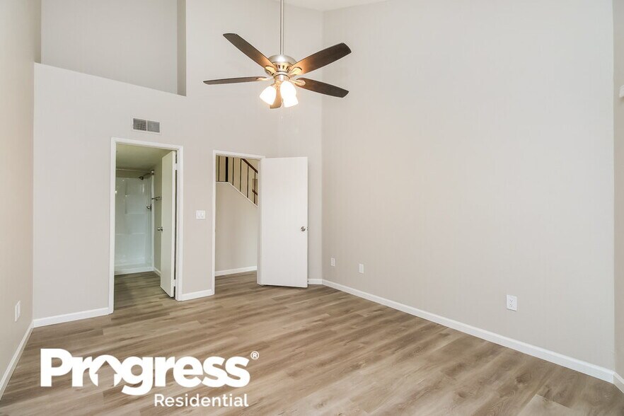 Building Photo - 1915 S 39th St