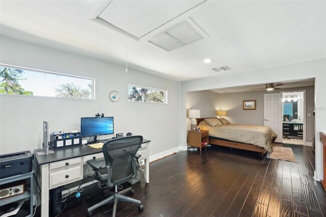 Building Photo - 14910 Northwood Village Ln