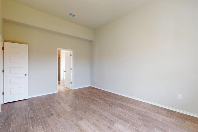 Building Photo - 4509 Beacon Bay Dr