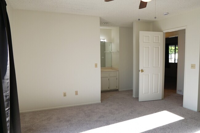 Building Photo - 68295 Risueno Rd