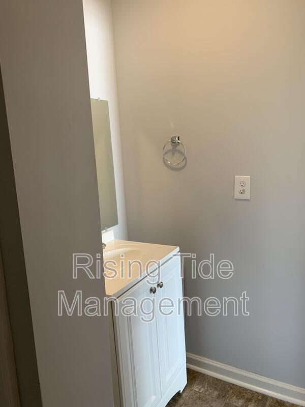 Building Photo - 928 5 Mile Rd