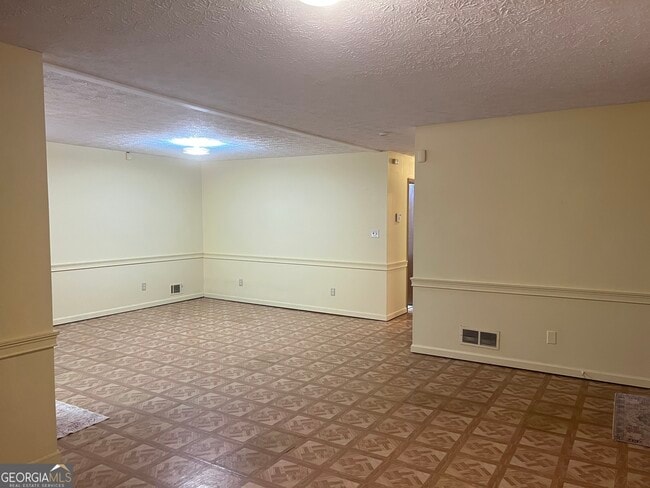 Building Photo - 40 Wagon Wheel Dr