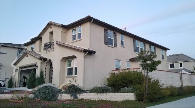 Building Photo - 39090 Lonesome Spur Cir