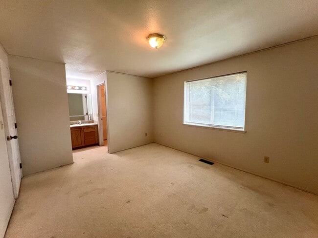 Building Photo - 20968 Travis Ln