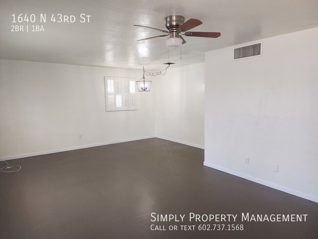 Building Photo - Nice 1950's 2-bedroom house with a huge ba...