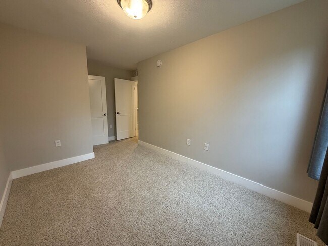 Building Photo - 2351 Watertown Wy