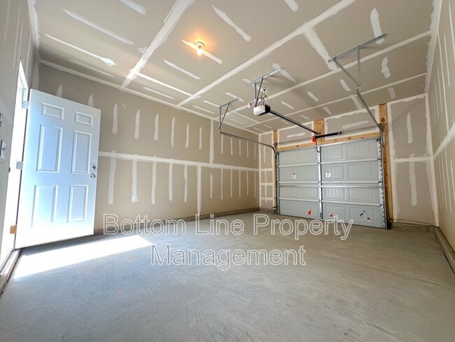 Building Photo - 4475 Potters Wheel Dr
