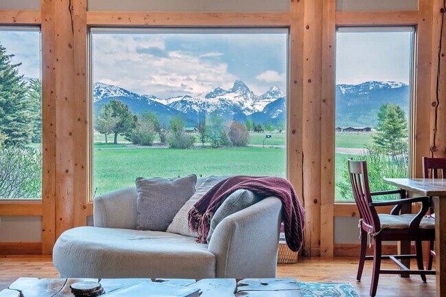 Building Photo - 2477 Middle Teton Rd
